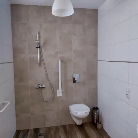 Eko Dworek Tylko 1500m Do Wejscia Energylandii Guest house